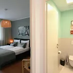 Maia Garden - & Private Garden Apartment *