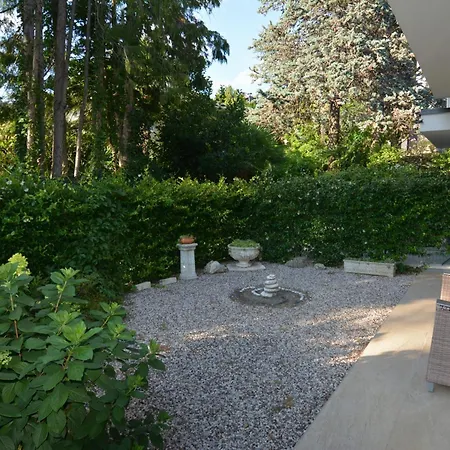 Apartment Maia Garden - & Private Garden *