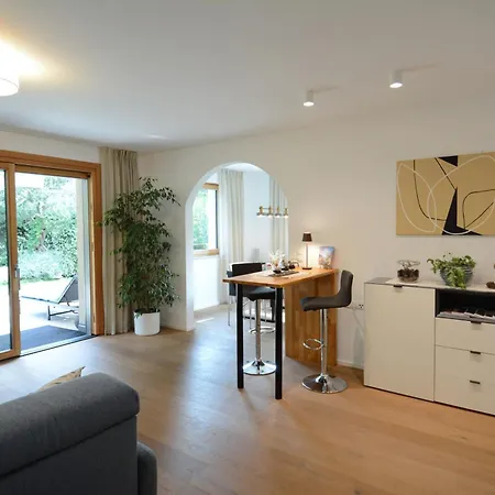 Apartmán Maia Garden - & Private Garden *