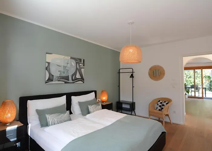 Maia Garden - & Private Garden Apartment *